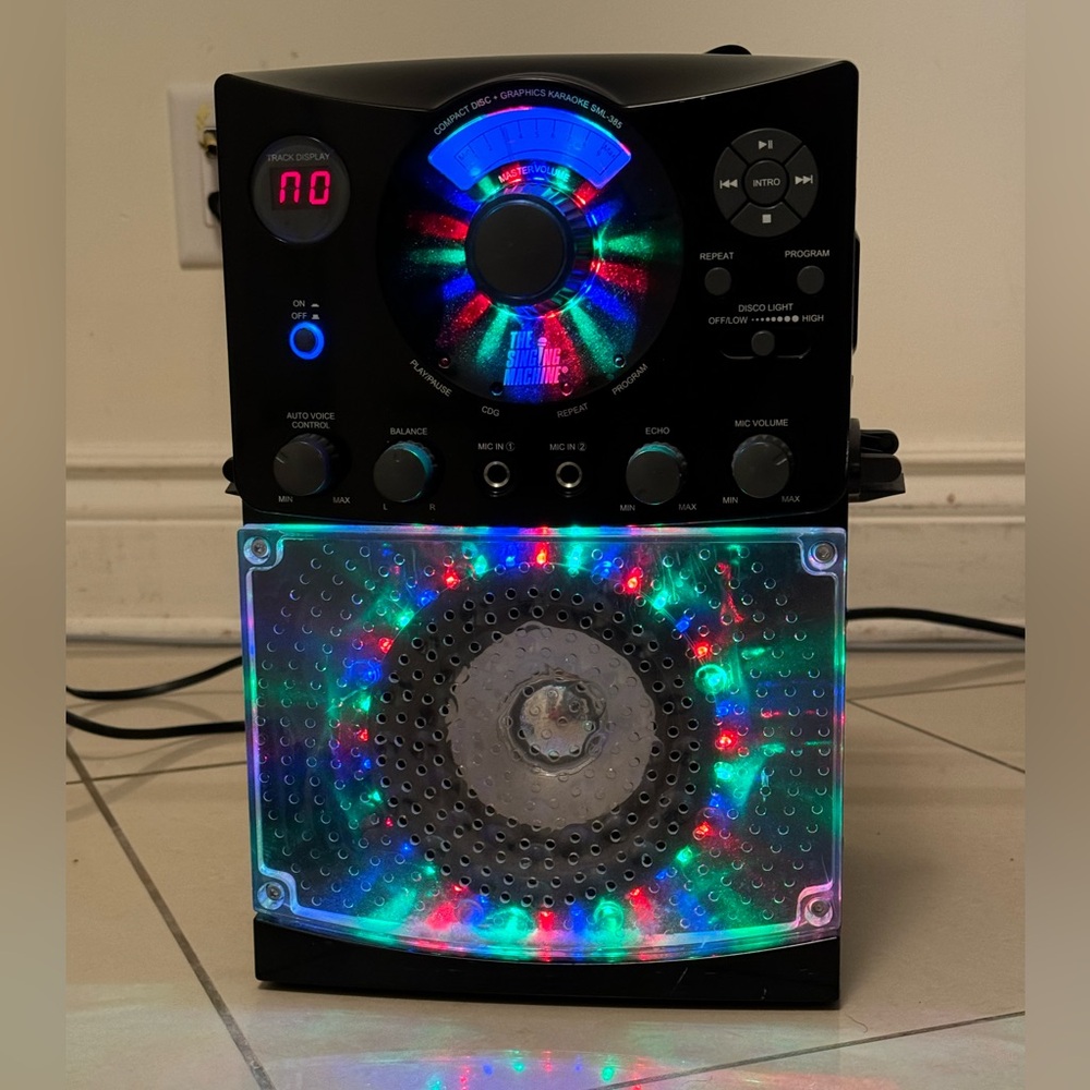 Karaoke machine (portable)